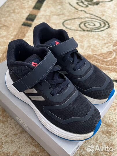 Кроссовки adidas