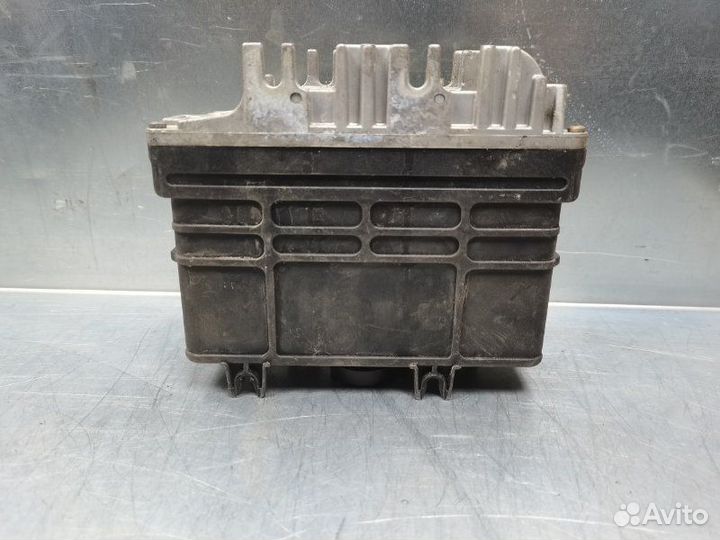 Блок управления двигателем Volkswagen Passat B4
