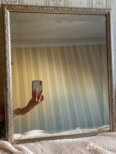 Зеркало настенное