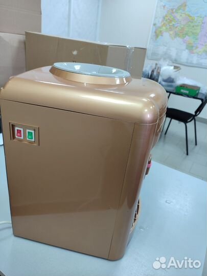 Кулер для воды теплая и горячая вода