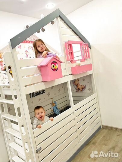 Кровать детская двухъярусная домик