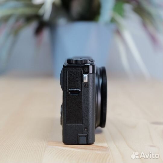 Компактный фотоаппарат Fujifilm XQ1