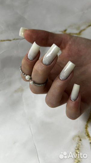 Модель на маникюр с покрытием