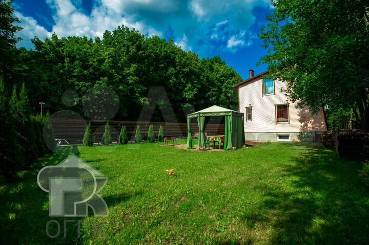 Дом 645 м² на участке 8 сот.