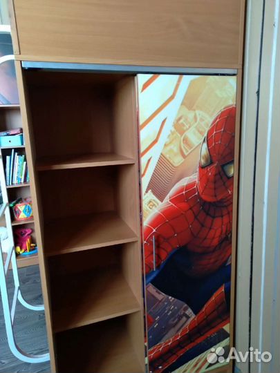 Уголок школьника с кроватью