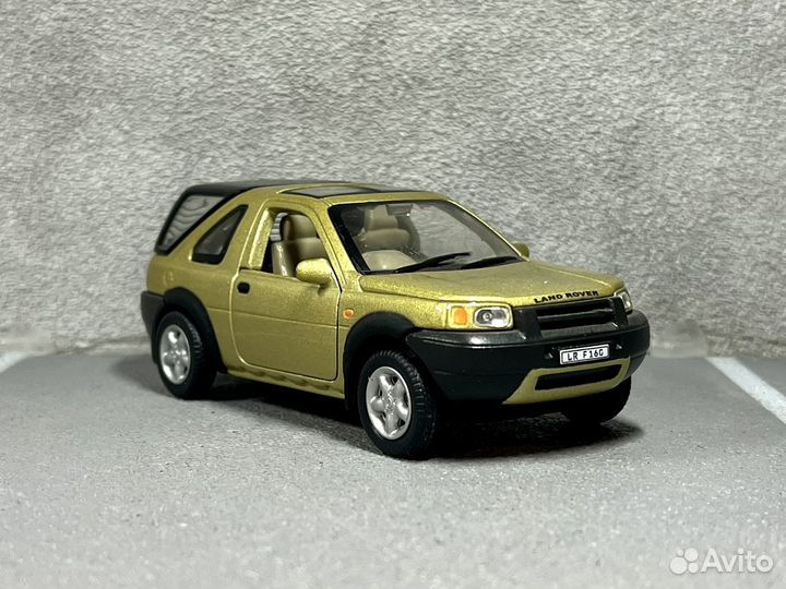 Коллекционная модель Land Rover Freelander 1:43