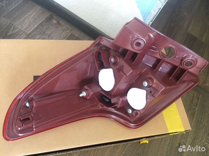 Фонарь правый внешний toyota RAV4 12-15
