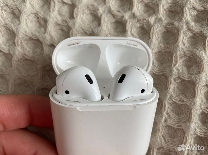 Беспроводные наушники apple airpods