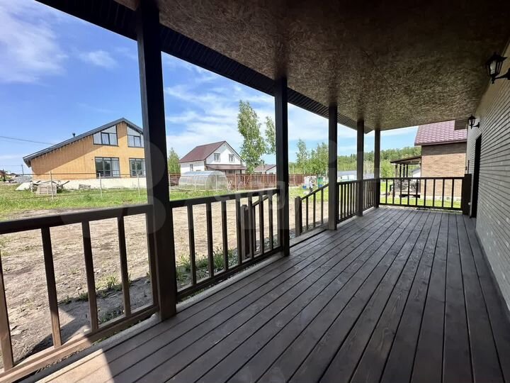 Дом 175,6 м² на участке 6 сот.