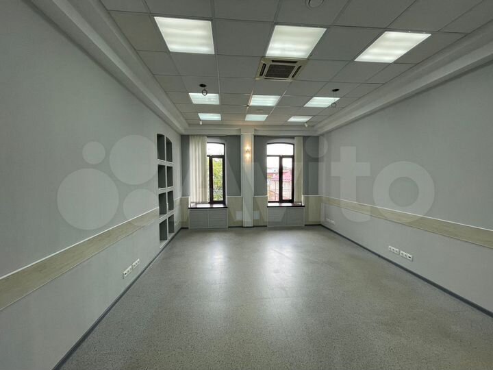 Офис с высокими потолками в Центре, 267 м²