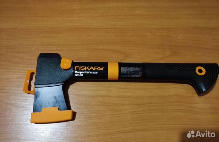 Топор fiskars