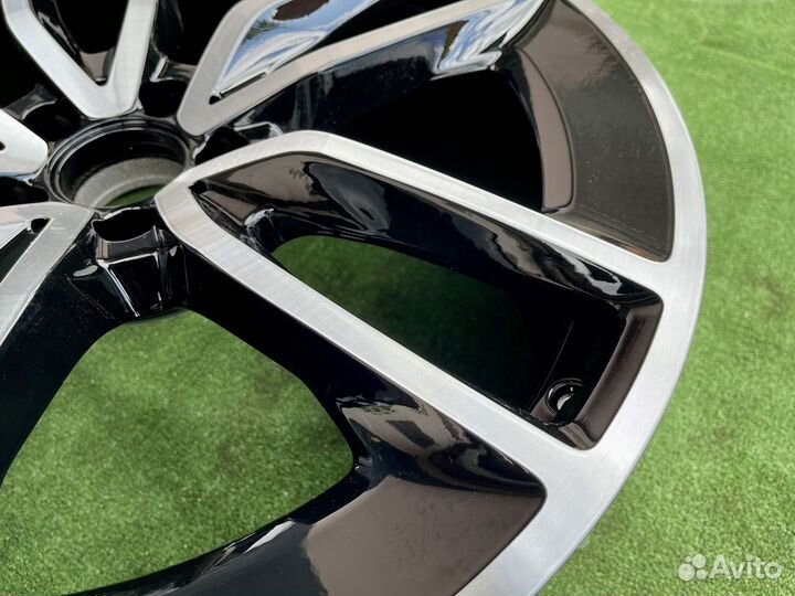 Диск Mercedes W167 X167 AMG R22 оригинал