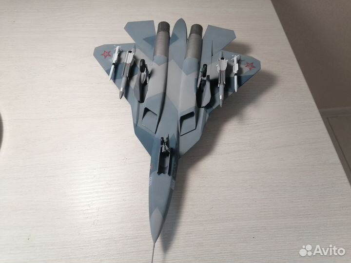 Модель самолета Су-57 1:72