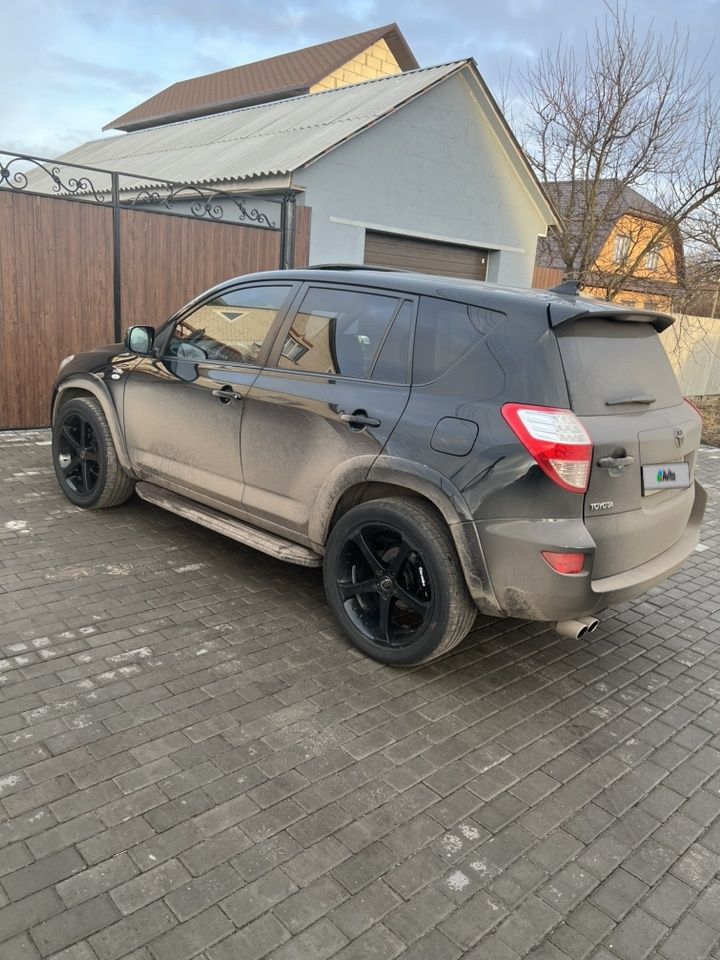 Toyota RAV4: фото владельца