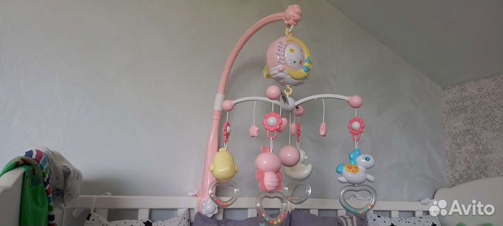 Музыкальный мобиль на кроватку