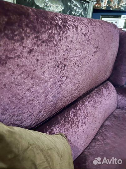 Диван в классическом стиле из велюра