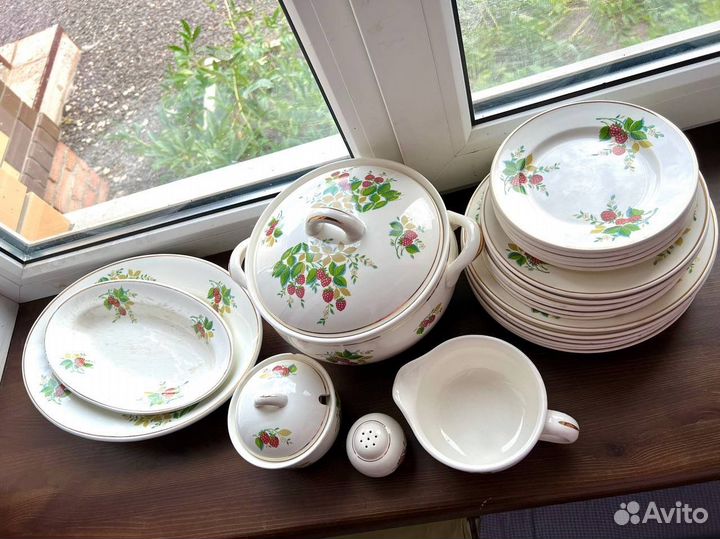 Сервиз столовый СССР малинки