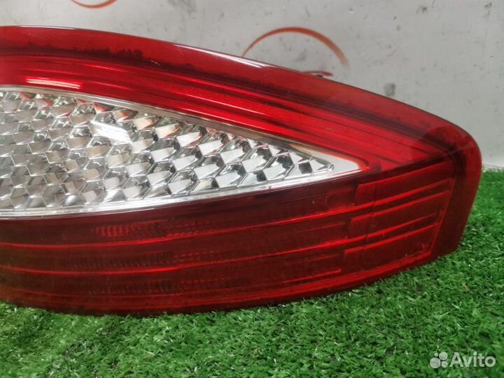 Фонарь задний правый Ford Mondeo 4 седан 2.0 aoba