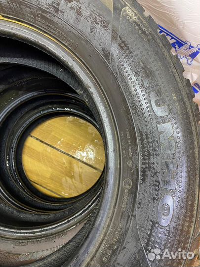 Kumho I'Zen RV Stud KC16 215/70 R16 100T