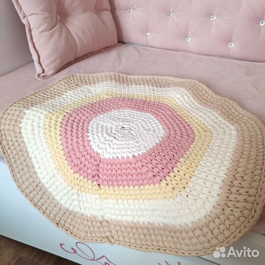 Коврик из трикотажной пряжи