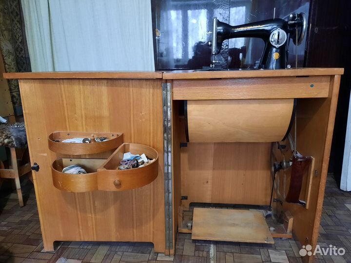 Швейная машина Подольск ножная