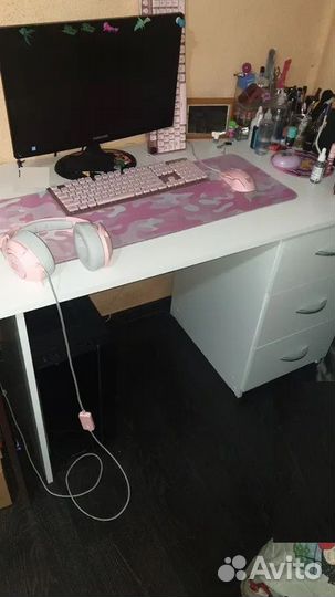 Стол письменный Белый