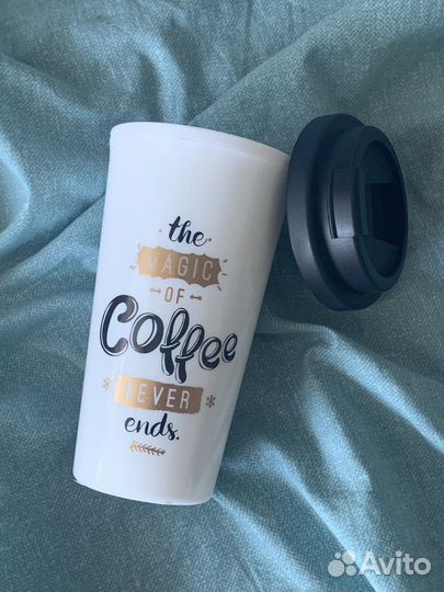 Стакан с крышкой для кофе