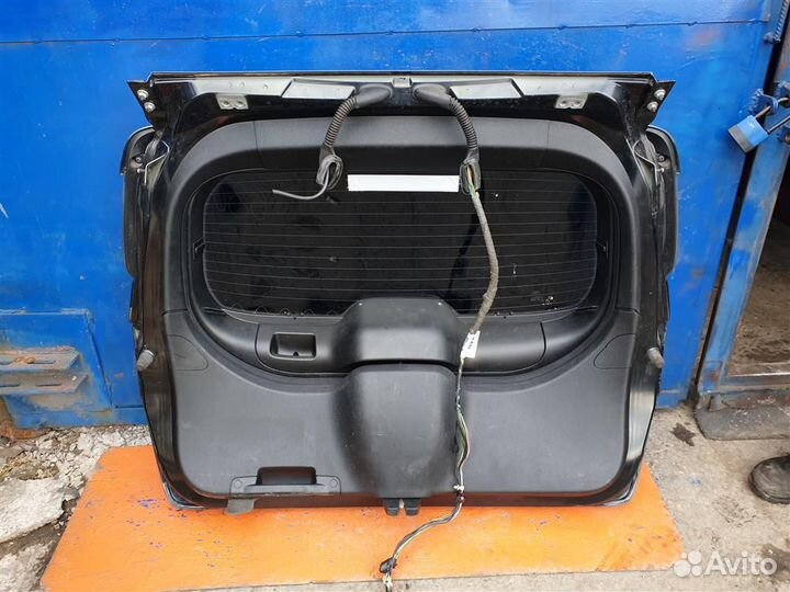Крышка дверь багажника Ford Kuga 1 1707331