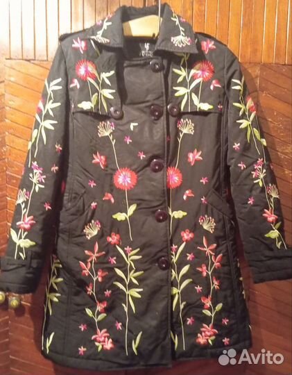 Плащ-пальто с вышивкой