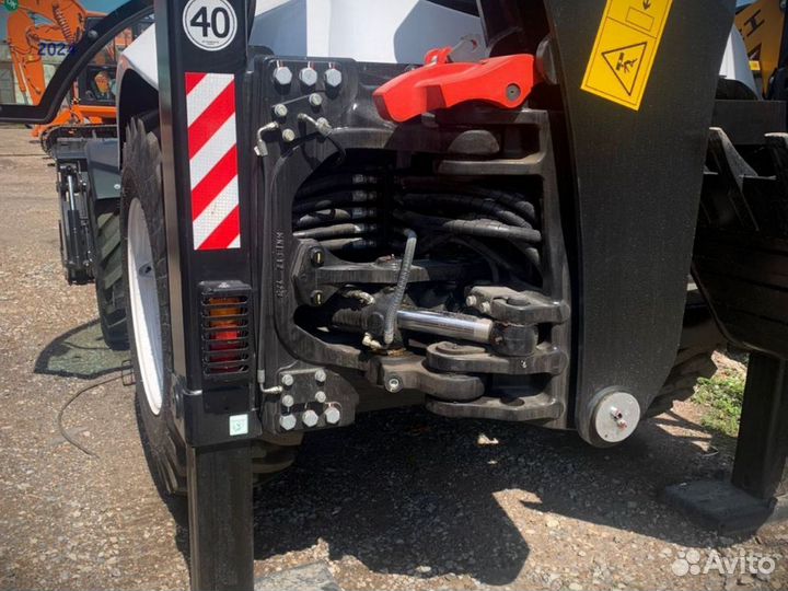 Экскаватор-погрузчик TRM B4X, 2023