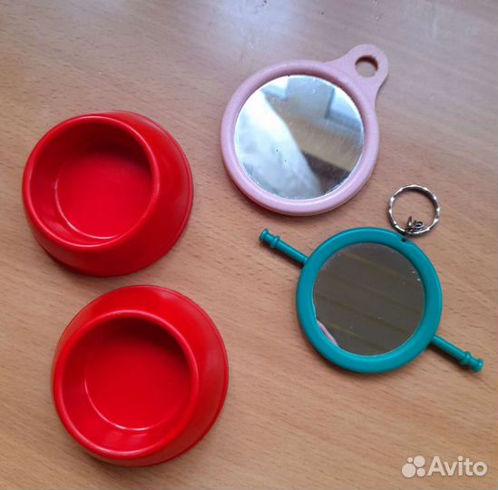 Кормушки и игрушки