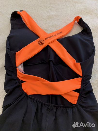 Спортивный комбинезон