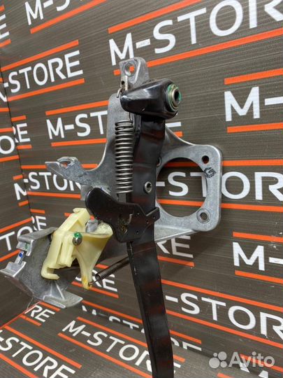 Педаль тормоза Mercedes-Benz E-Class W210 112.941