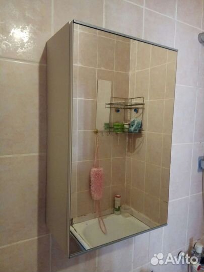 Шкаф с зеркалом в ванную