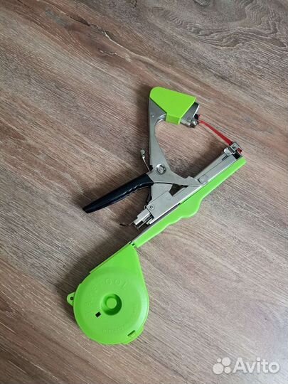 Тапенер для подвязки растений