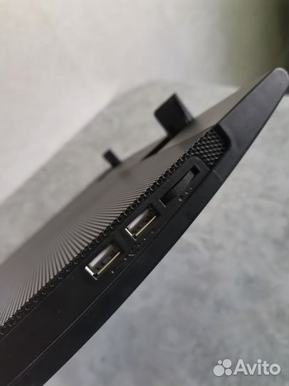 Подставка для охлаждения ноутбука