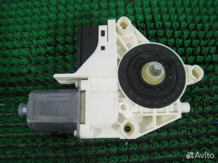 Мотор стеклоподъёмника задний правый Renault Lagu