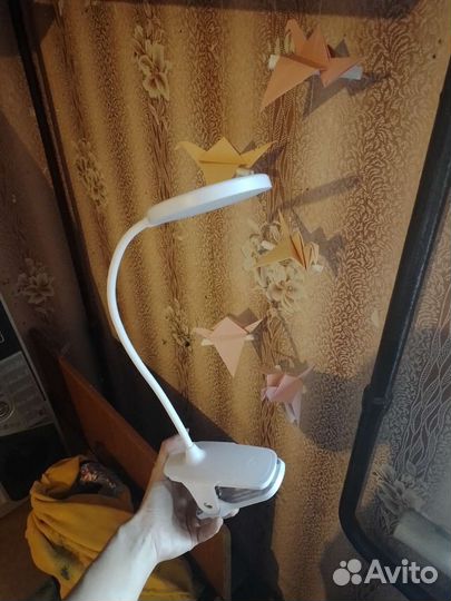 Лампа настольная беспроводная на прищепке