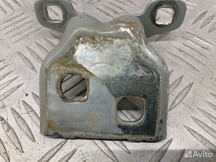 Б/У петля двери передний левый Renault Logan 1