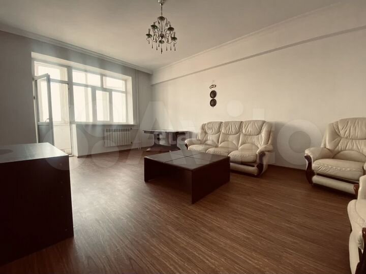 2-к. квартира, 80 м², 6/9 эт.