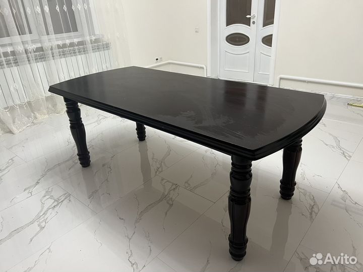Стол в отличном состоянии