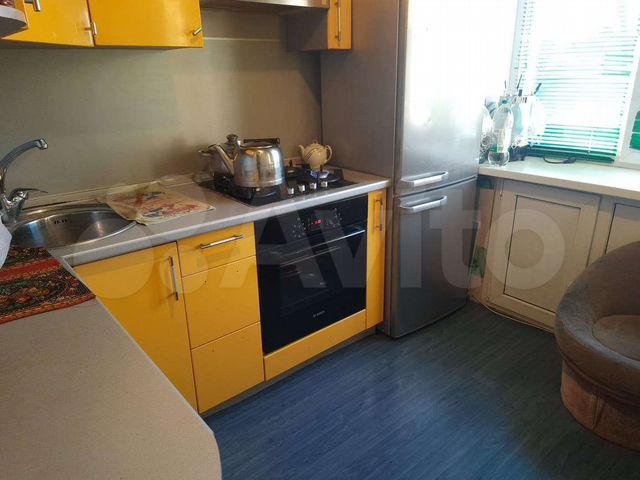 Доля в 2-к. квартире, 45 м², 2/4 эт.