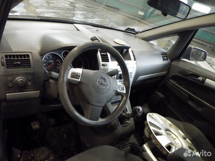 Подушка сидения водителя opel zafira B 2009