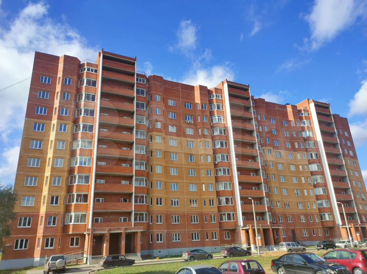 3-к. квартира, 90 м², 1/10 эт.
