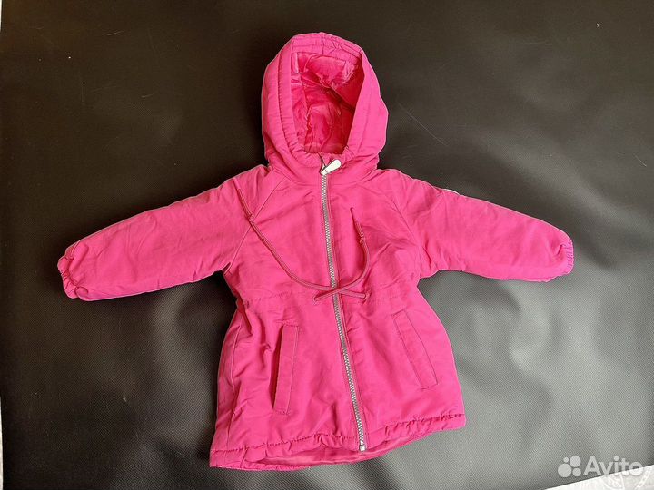 Демисезонная куртка и ветровка на девочку 92