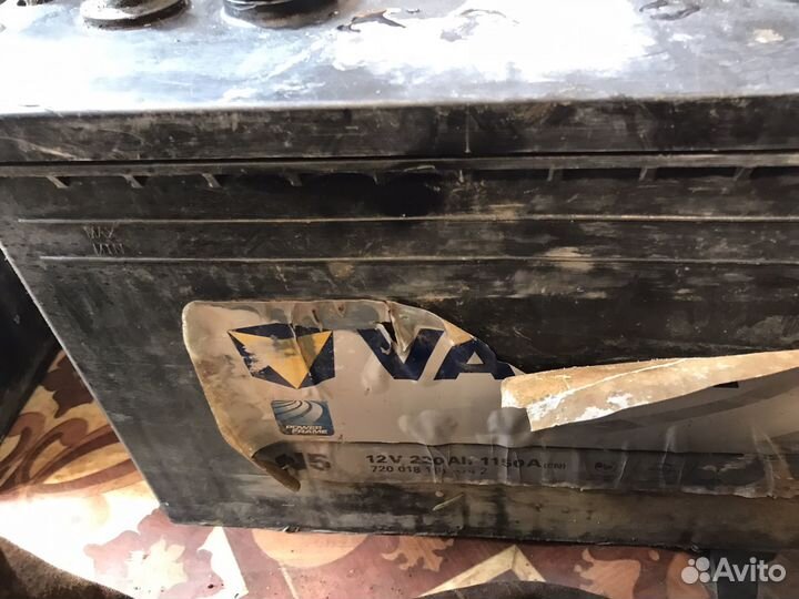 Аккумулятор 220 Varta Варта