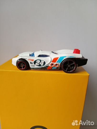 Модель Hot Wheels