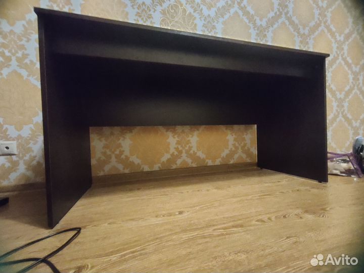 Письменный стол, компьютерный стол