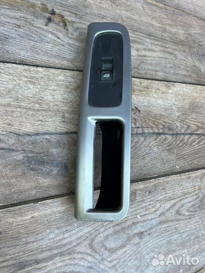 Кнопка стеклоподъемника задняя левая Volvo S40 2.4