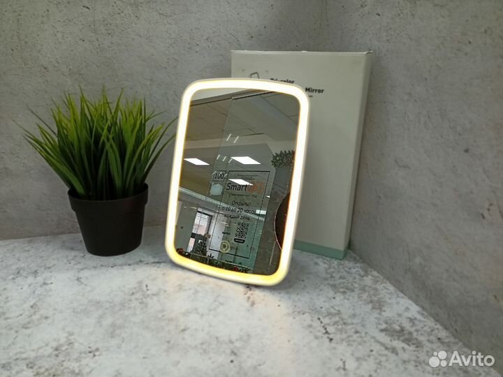 Зеркало для макияжа Jordan Judy LED с подсветкой 3